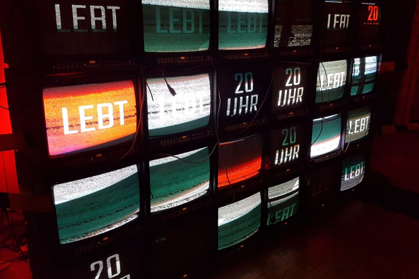 - image of installation 'die maschine' -